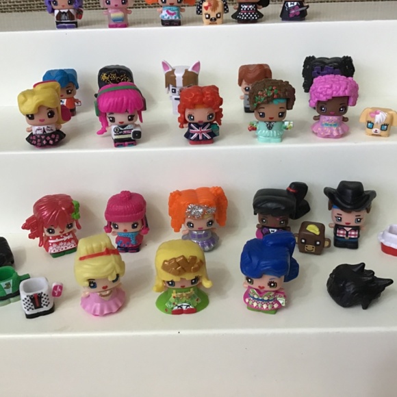 My Mini MixieQ Figures - Picture 2 of 7
